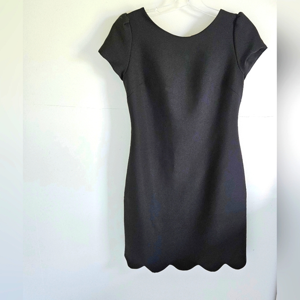Camilyn Beth Black Scallop Dress Scoop Back